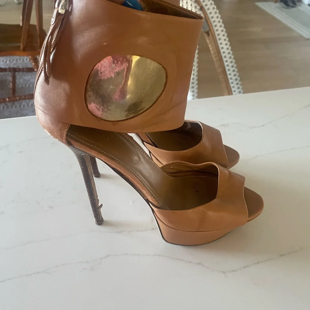 Sergio Rossi stunning tan